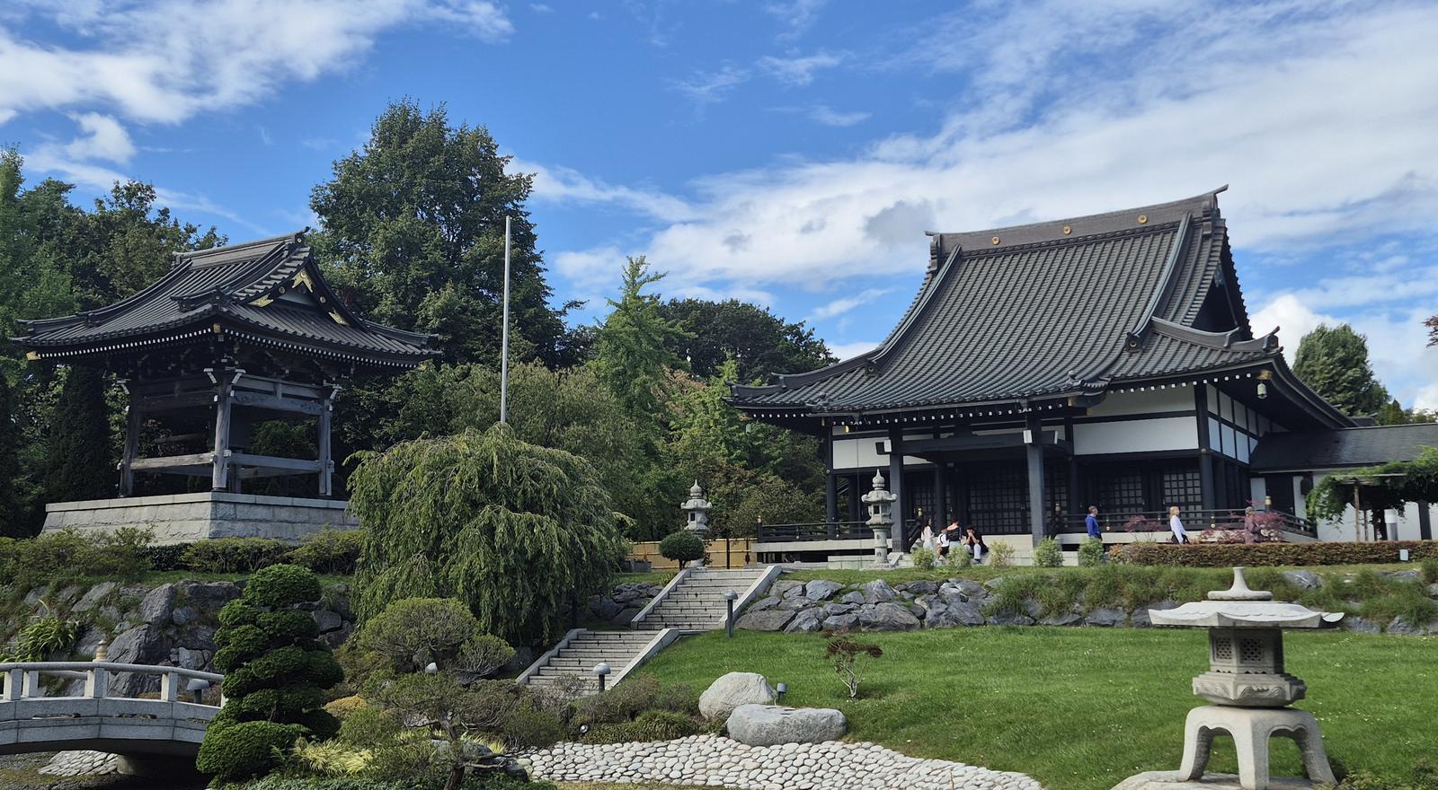 Gartenansicht des EKŌ-Hauses der Japanischen Kultur in Düsseldorf
